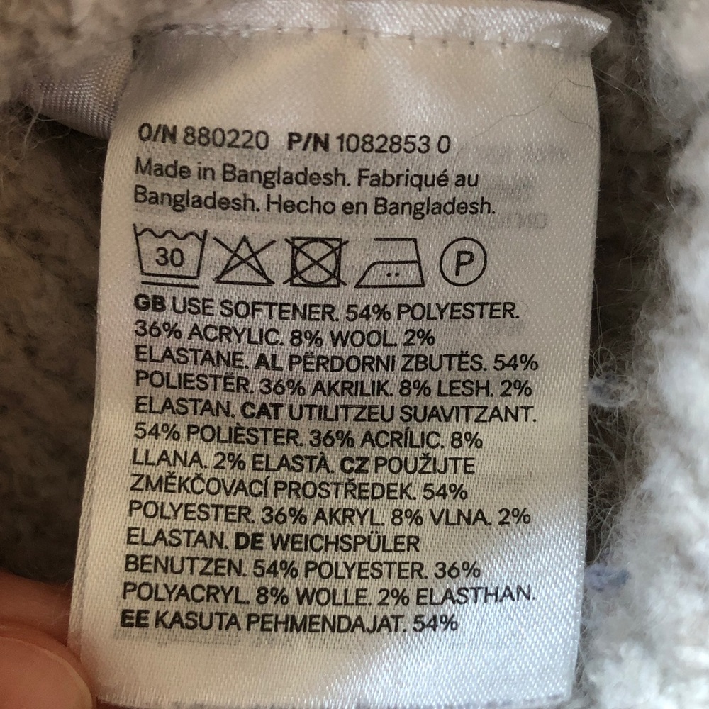 H&M Sweater - Picture 5 of 5
